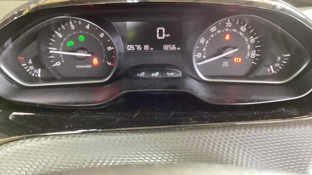 Peugeot 208 thumb 10