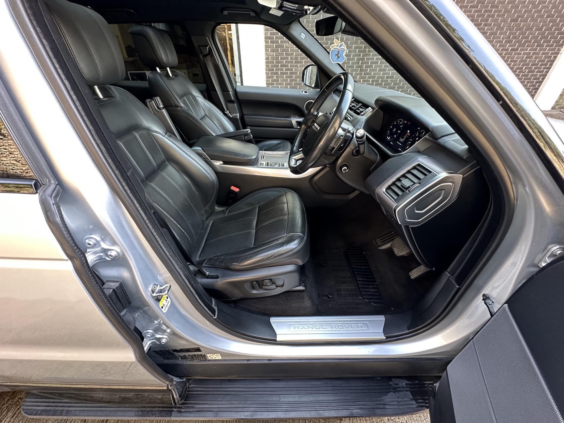 Land Rover Range Rover Sport thumb 12