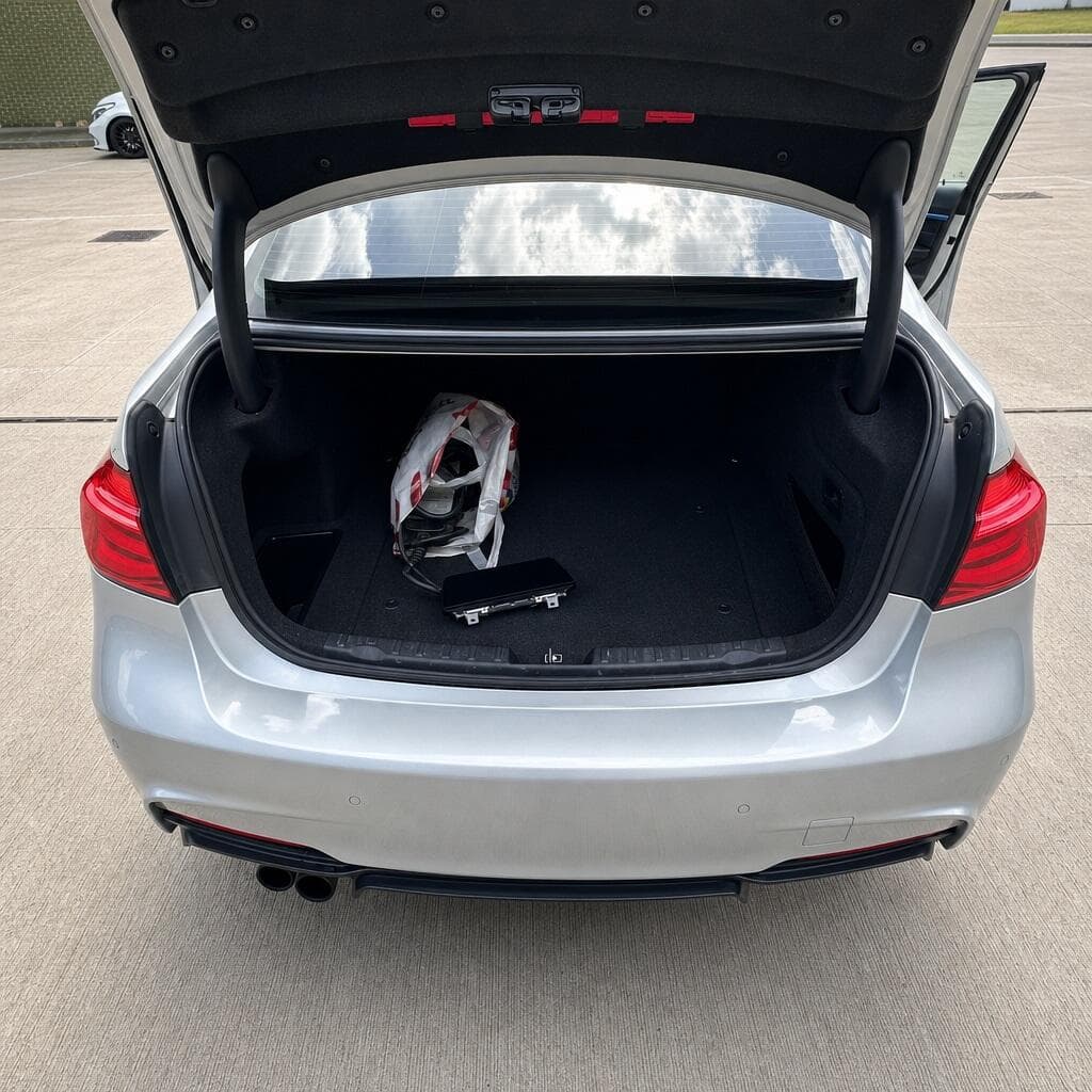 BMW 3 Series thumb 27