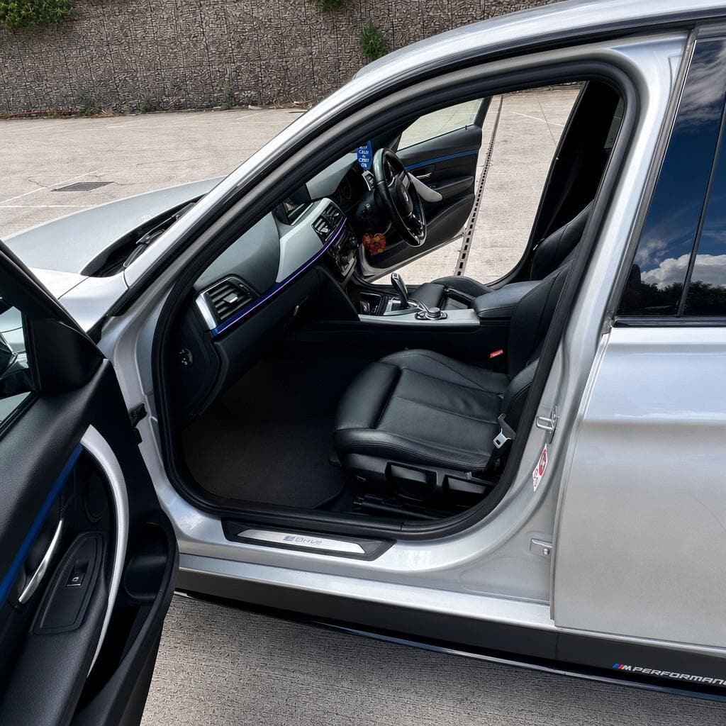 BMW 3 Series thumb 28