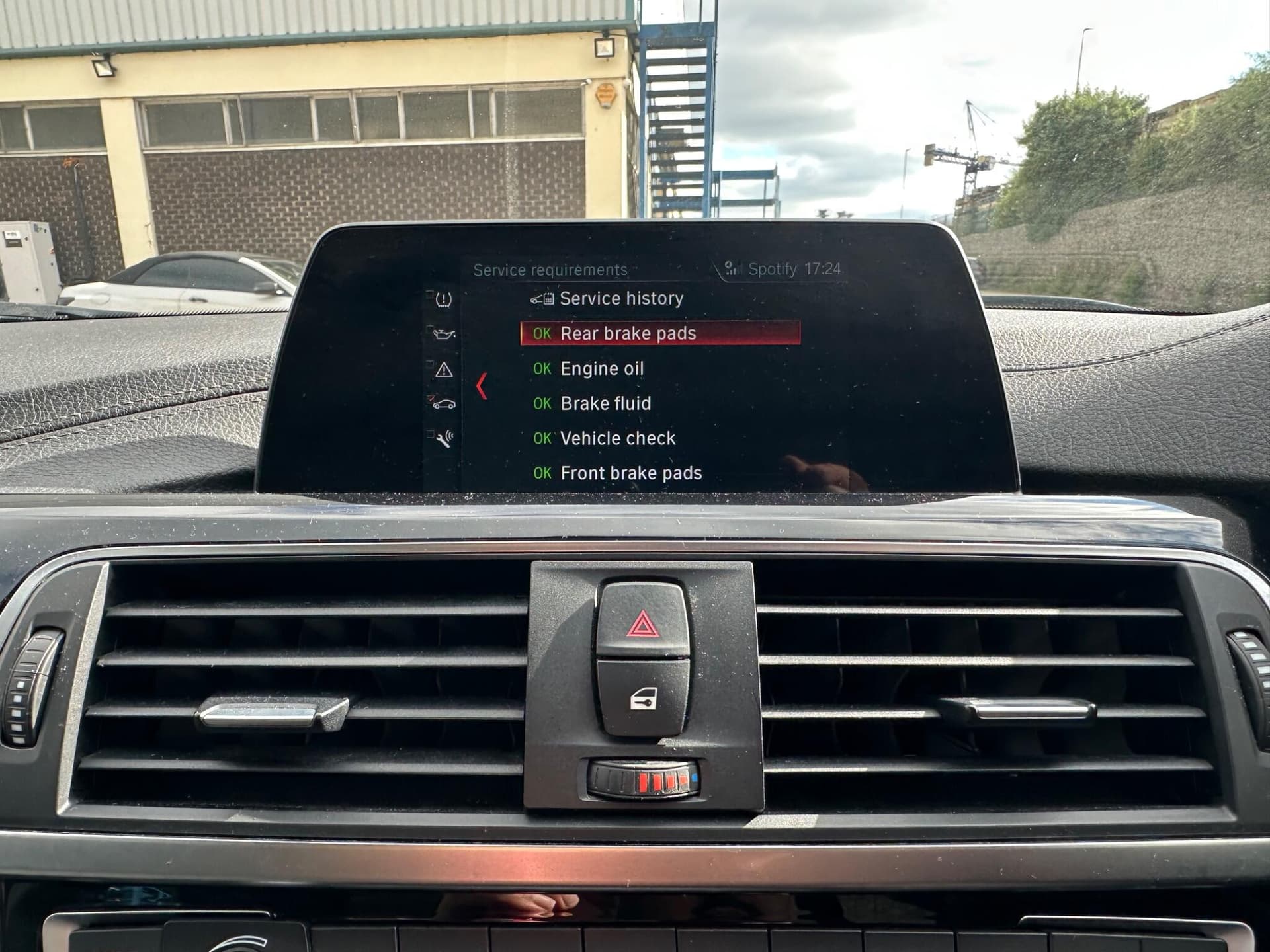 BMW 3 Series thumb 10