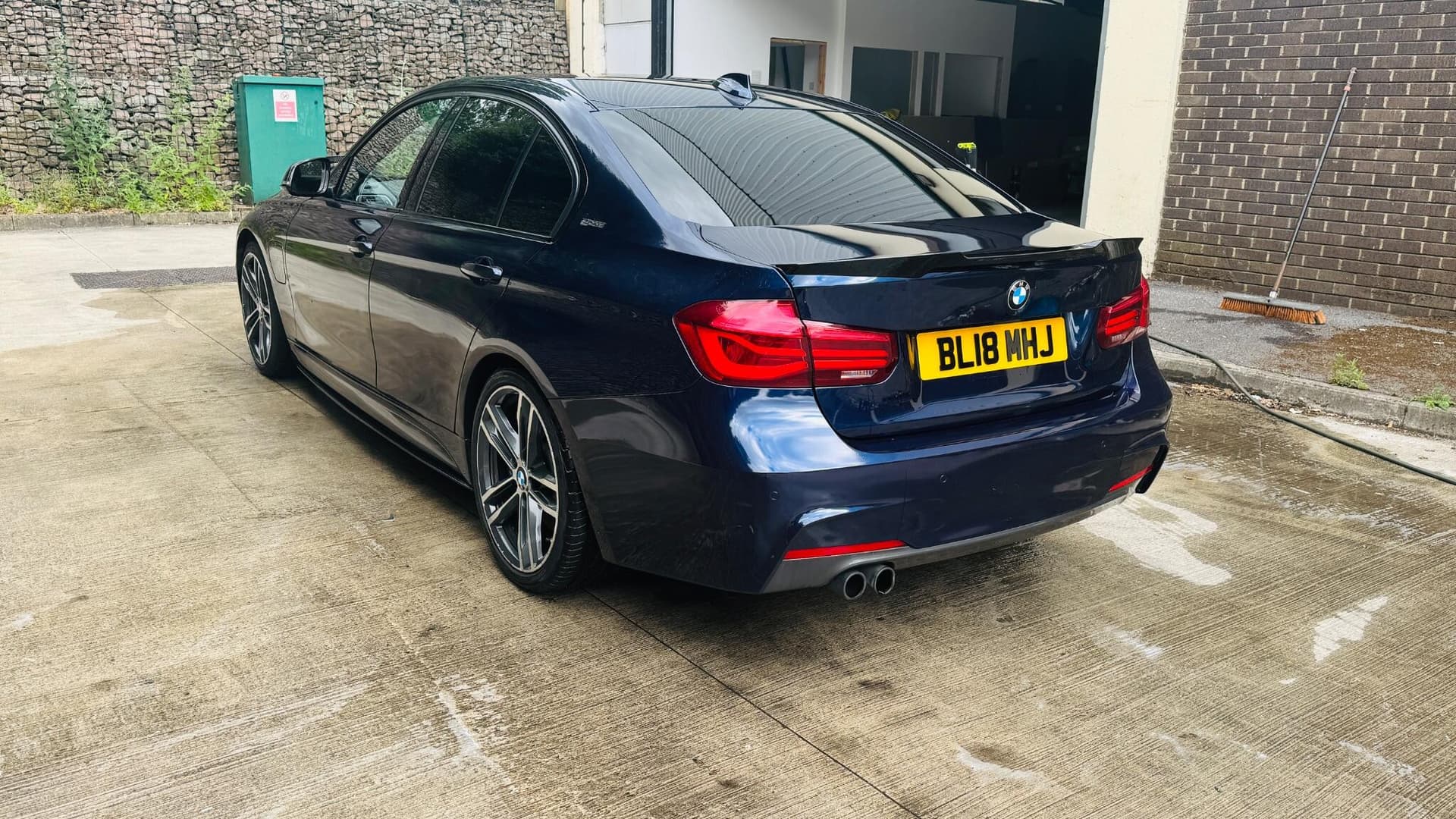 BMW 3 Series thumb 13