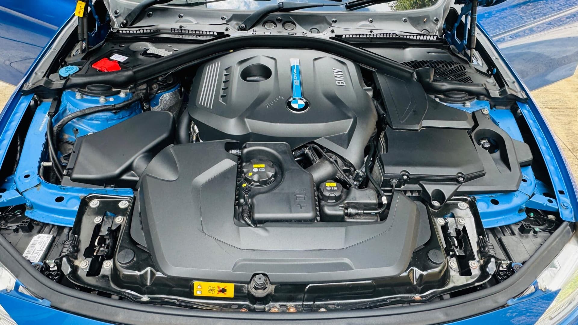 BMW 3 Series thumb 25
