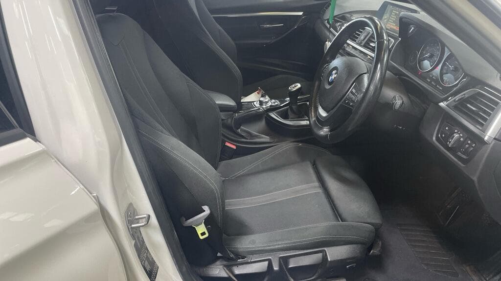 BMW 3 Series thumb 10