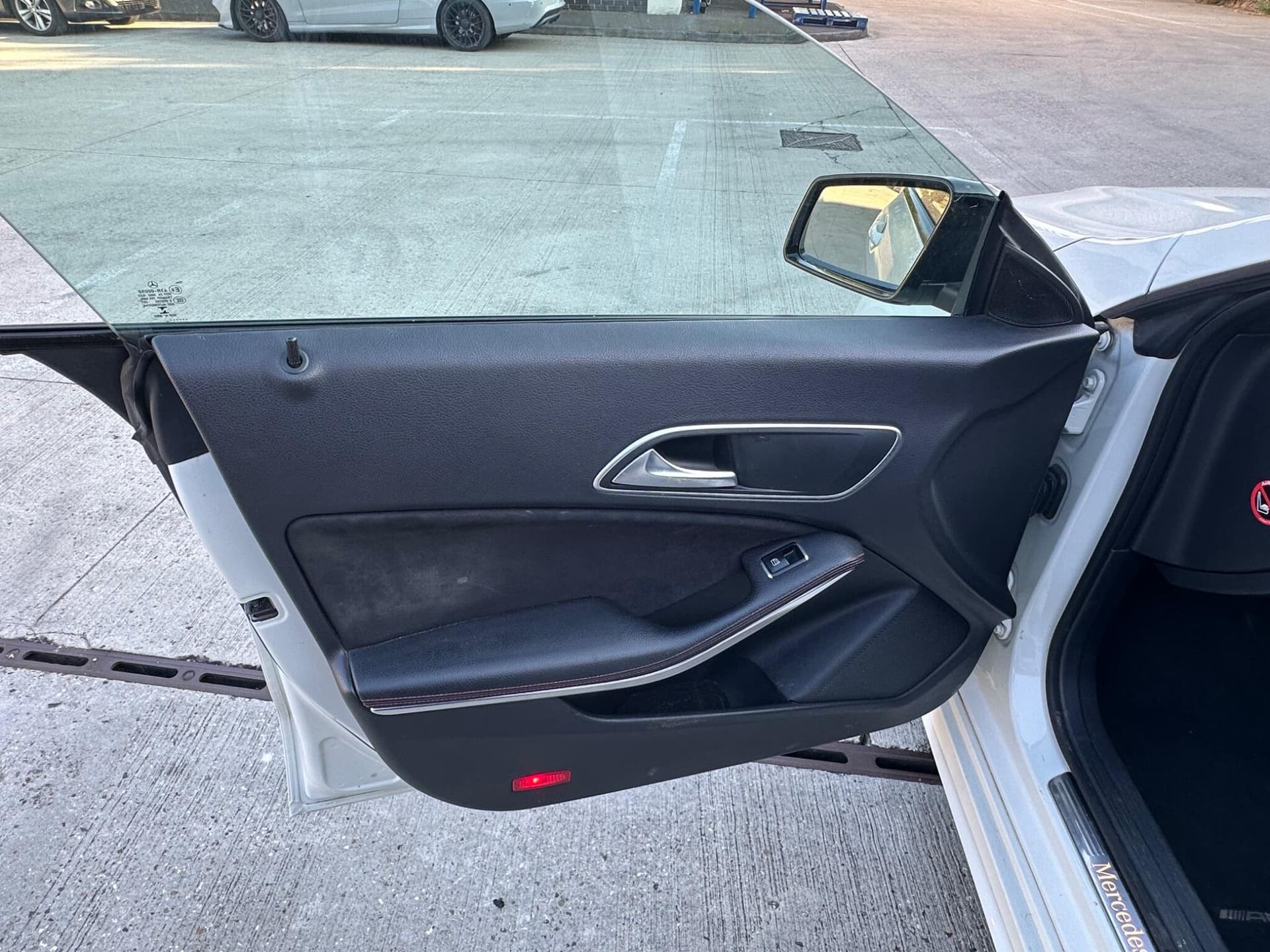 Mercedes-Benz CLA thumb 29