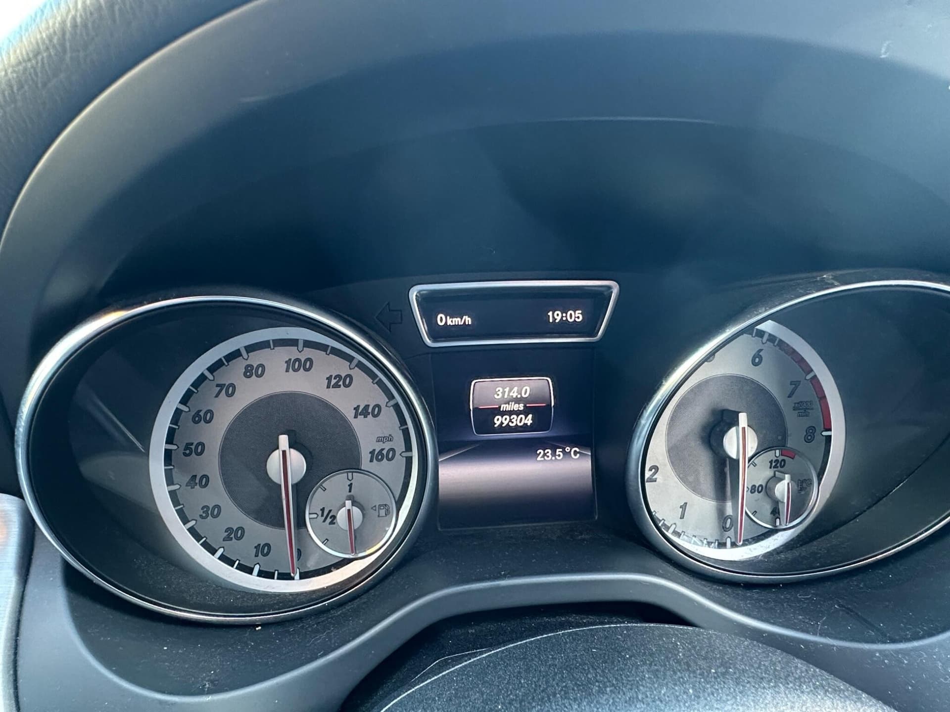 Mercedes-Benz CLA thumb 13