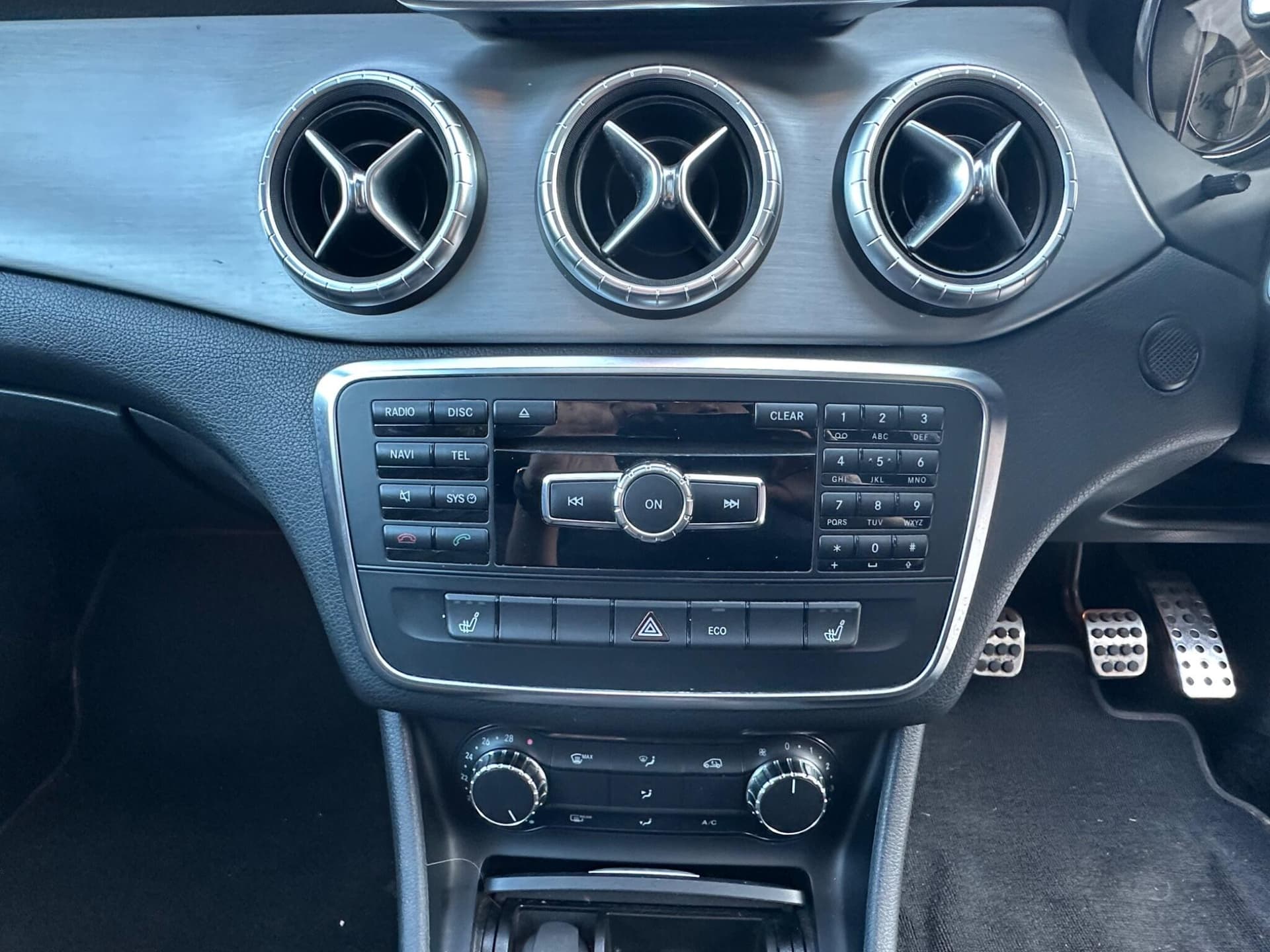 Mercedes-Benz CLA thumb 16