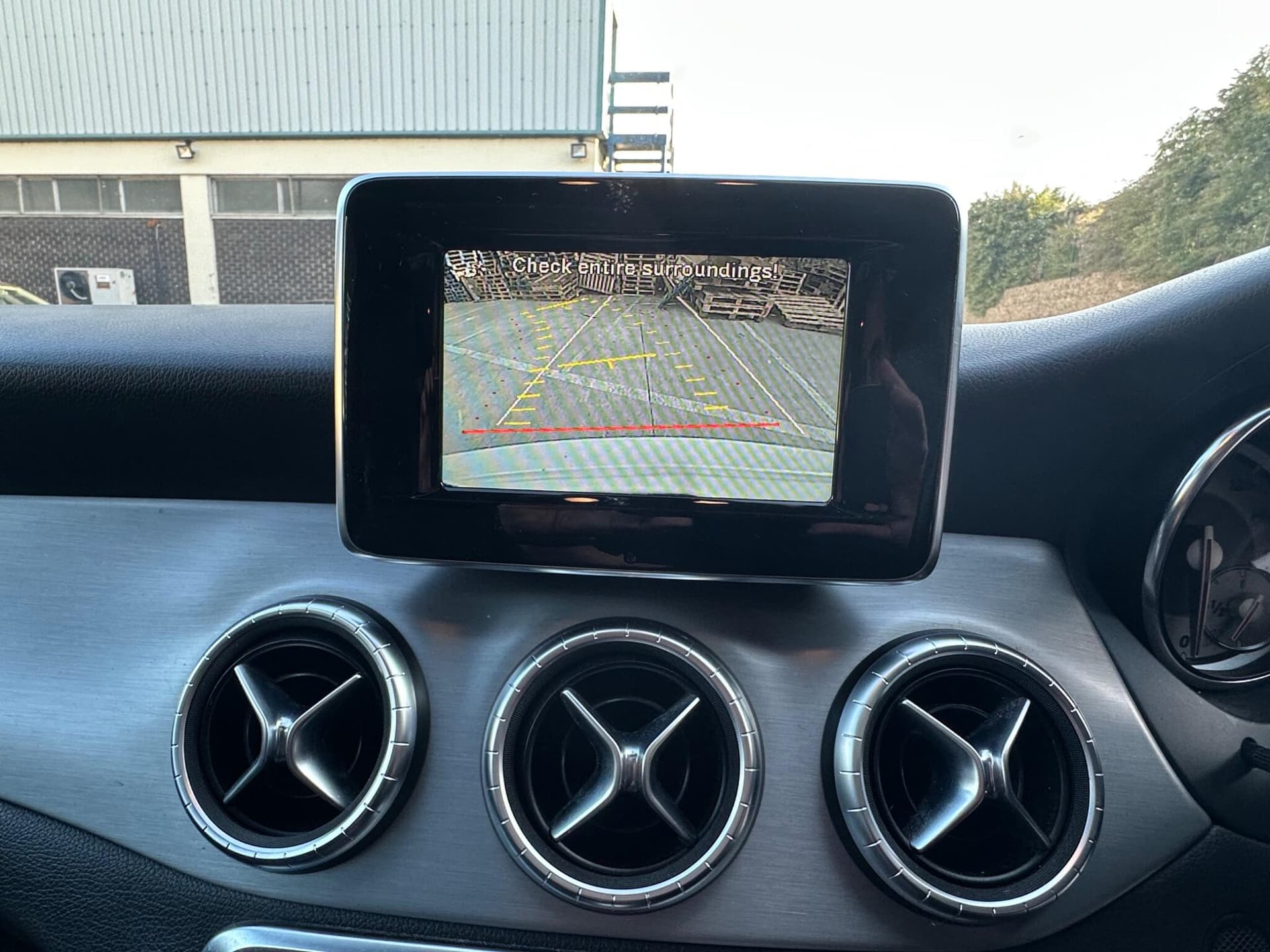 Mercedes-Benz CLA thumb 19
