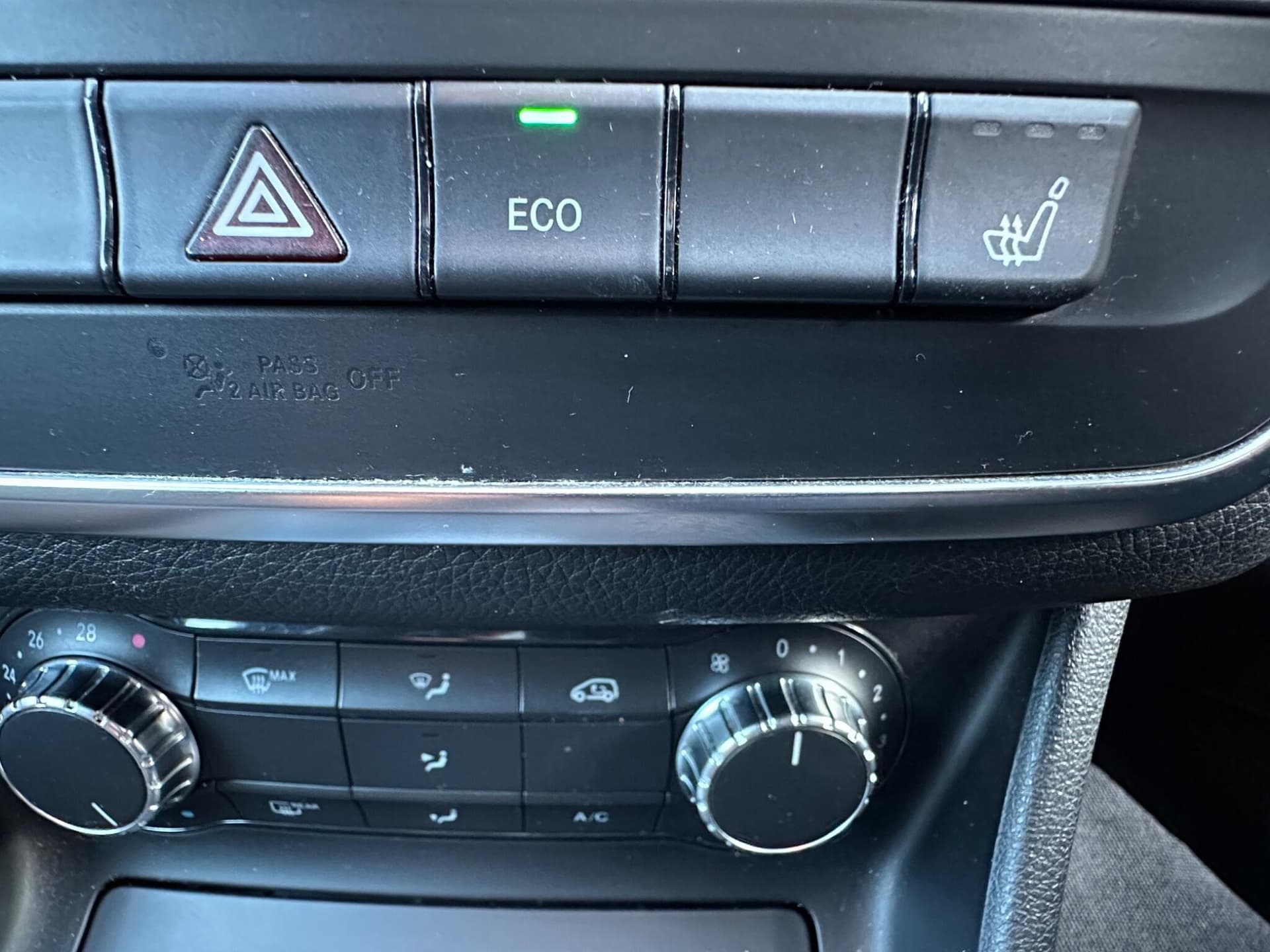 Mercedes-Benz CLA thumb 21