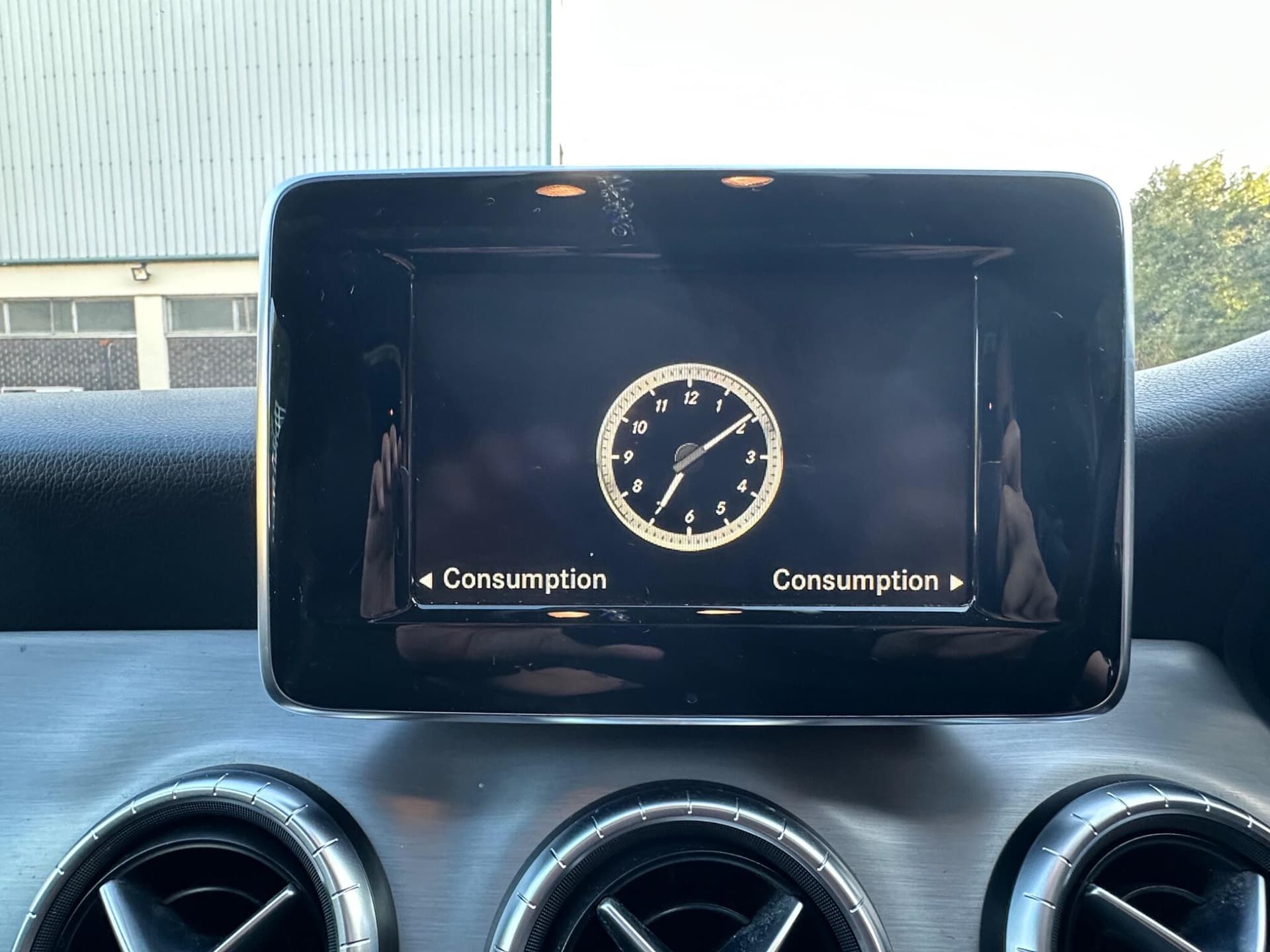 Mercedes-Benz CLA thumb 25