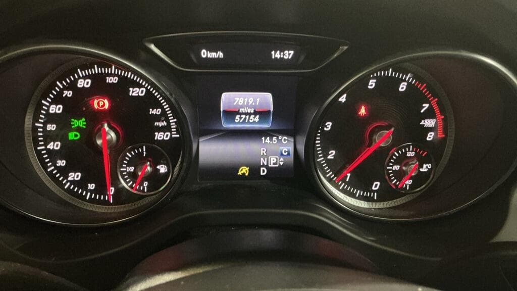 Mercedes-Benz CLA thumb 23