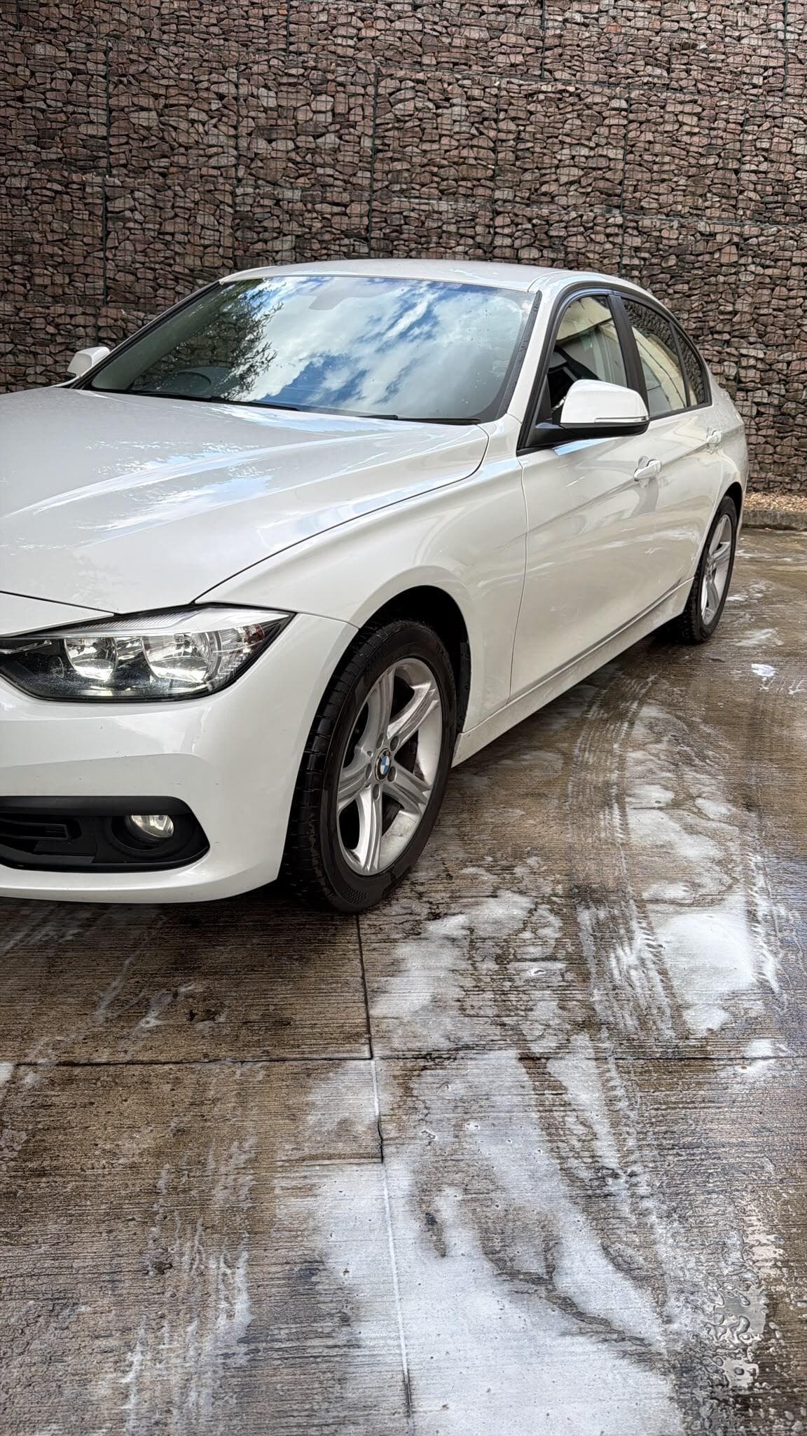 BMW 3 Series - 1