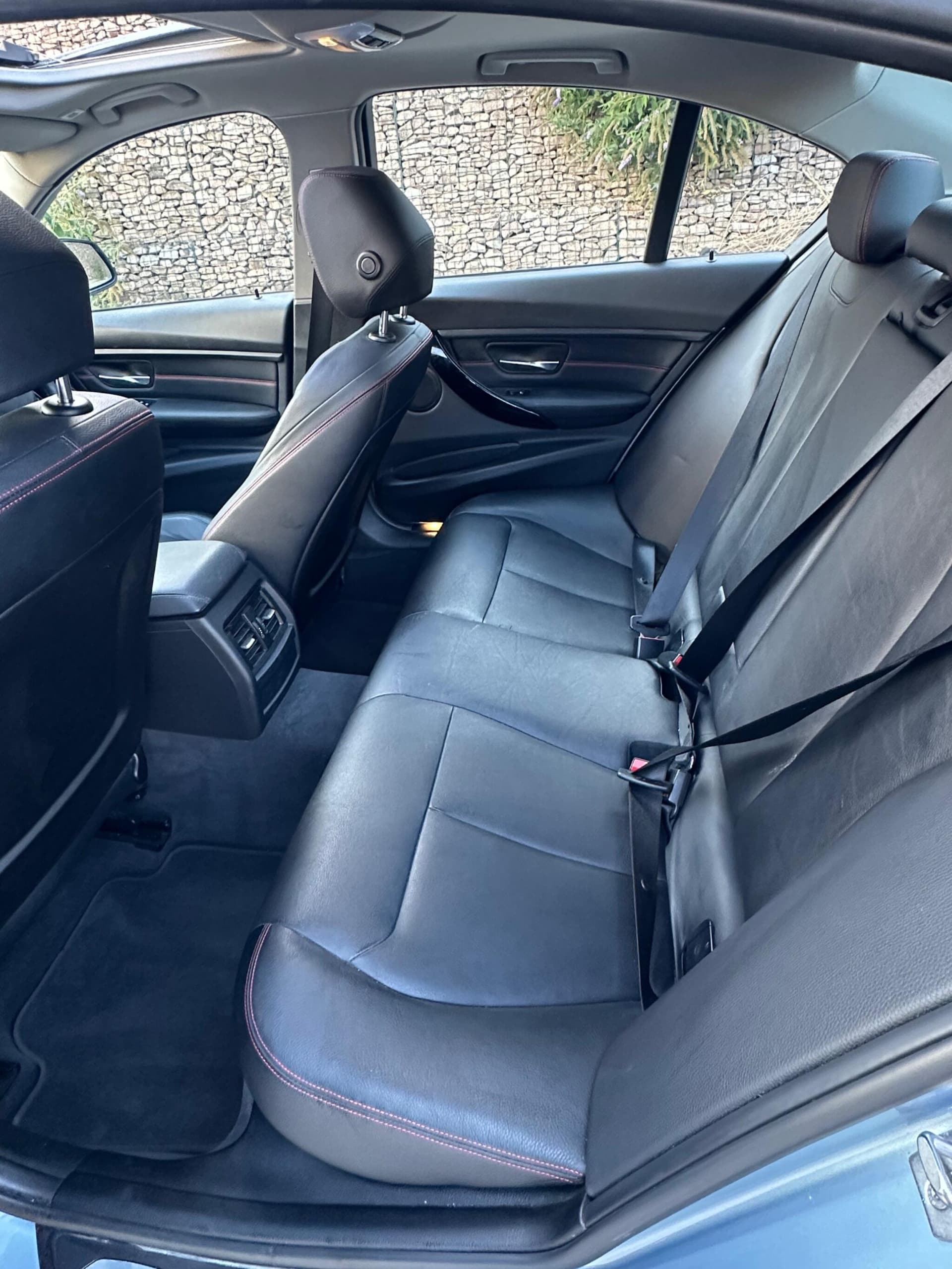 BMW 3 Series thumb 27