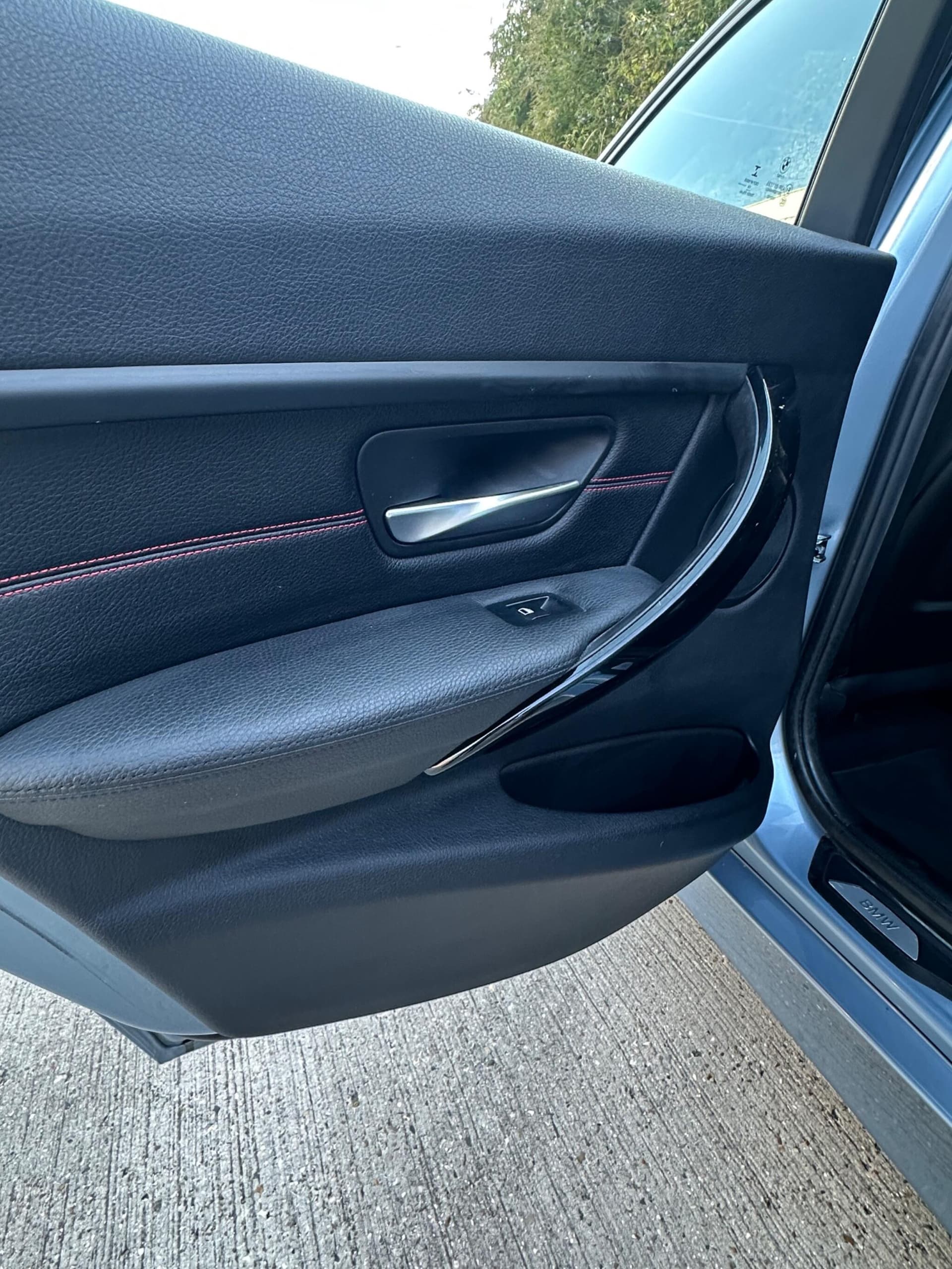 BMW 3 Series thumb 30