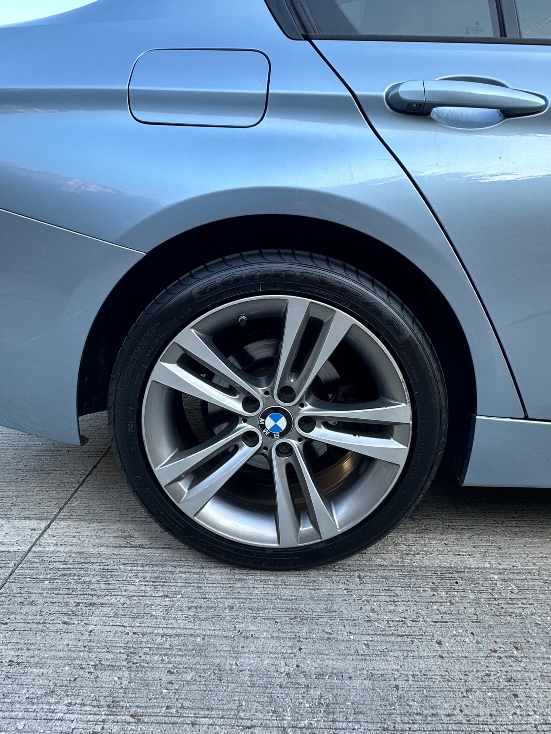 BMW 3 Series thumb 13