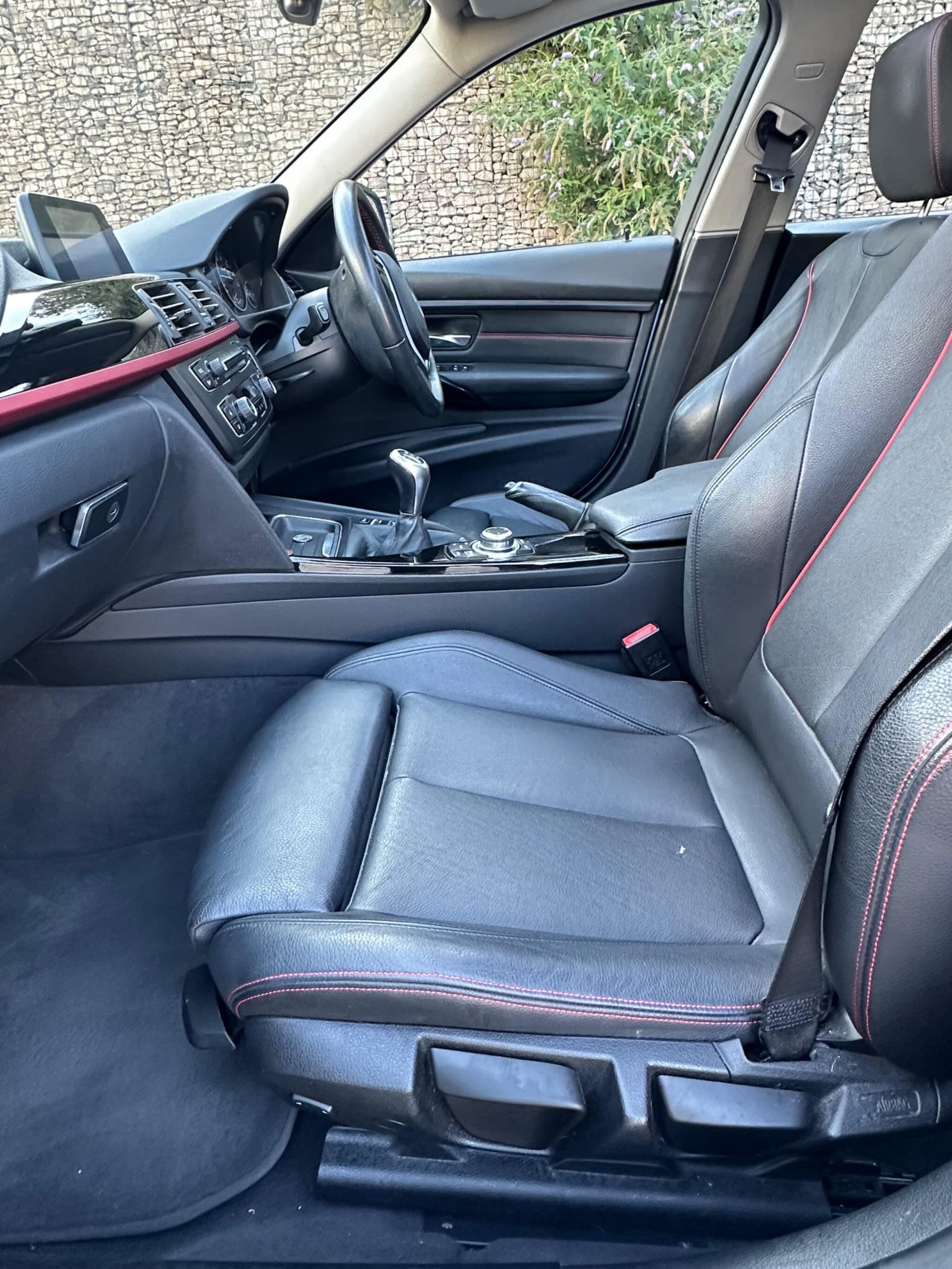 BMW 3 Series thumb 33