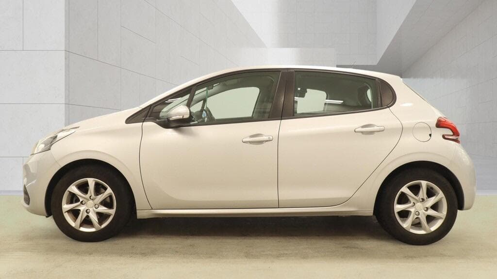 Peugeot 208 thumb 3