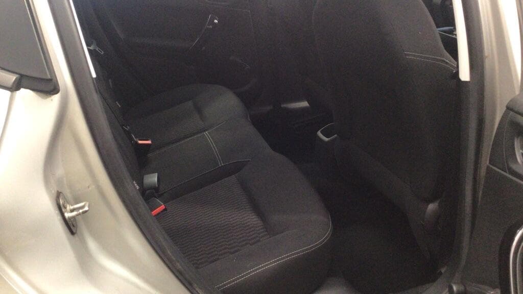 Peugeot 208 thumb 10