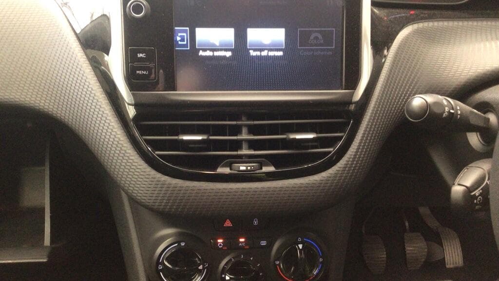 Peugeot 208 thumb 8