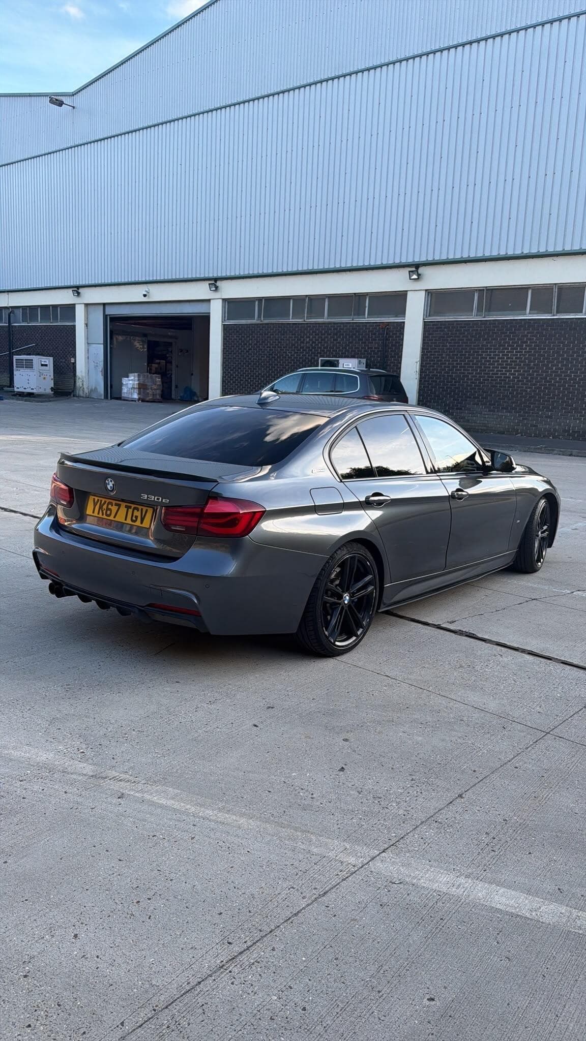 BMW 3 Series thumb 4