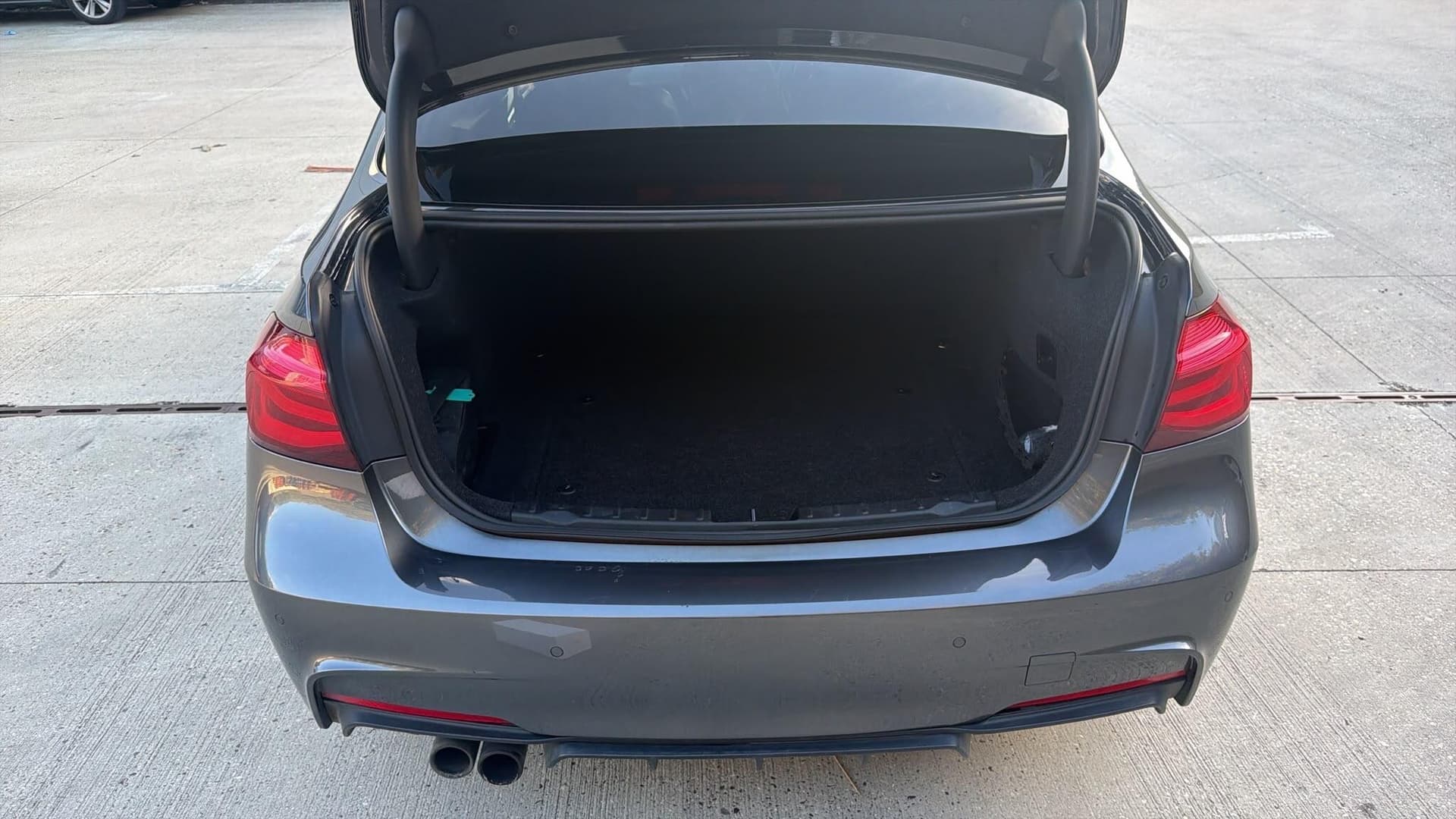 BMW 3 Series thumb 7
