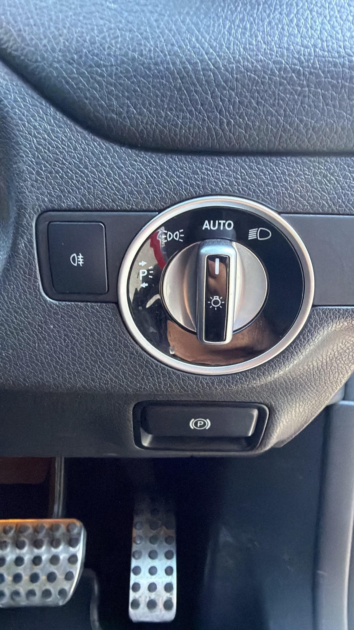Mercedes-Benz CLA thumb 14