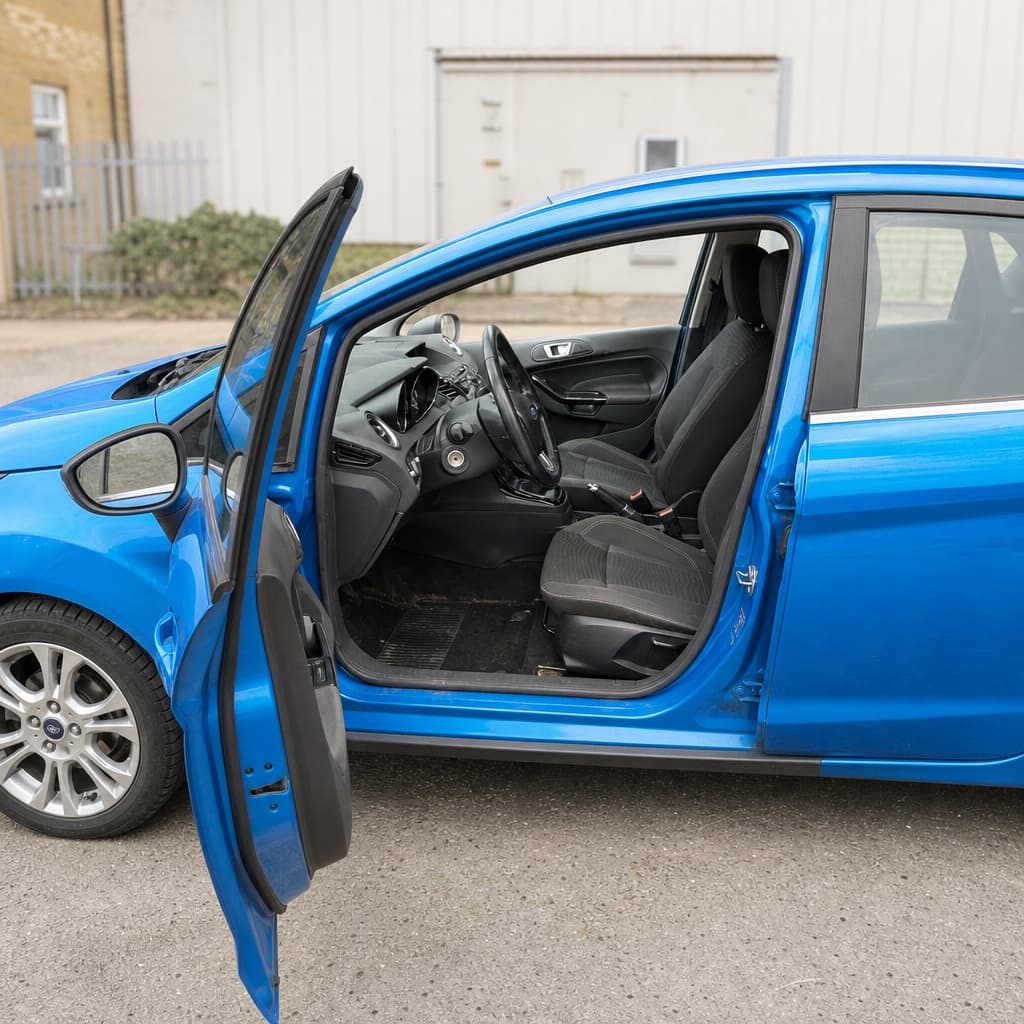 Ford Fiesta thumb 6