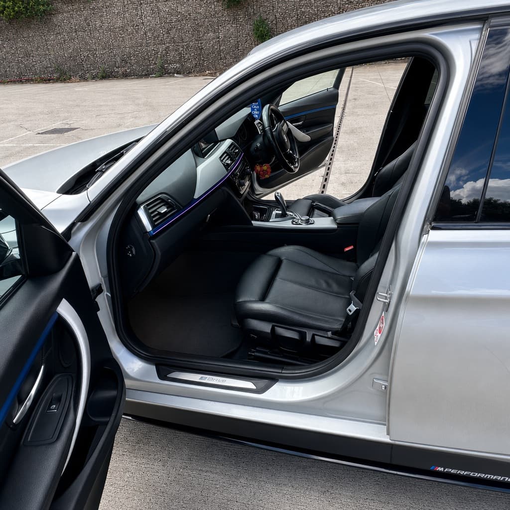 BMW 3 Series thumb 25