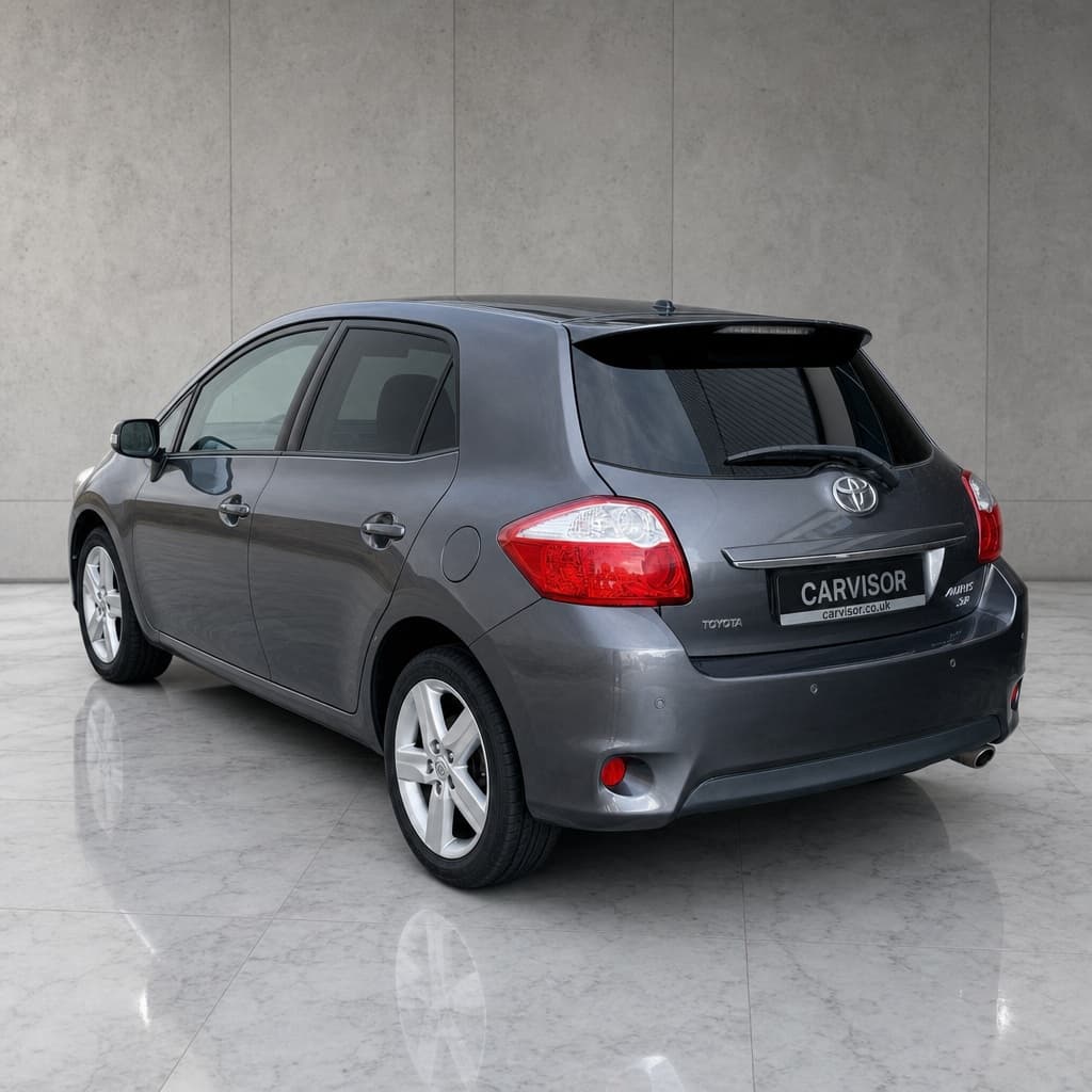 Toyota Auris thumb 10
