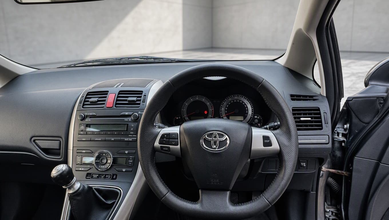 Toyota Auris thumb 12