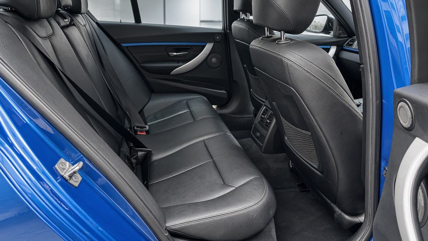 BMW 3 Series thumb 19