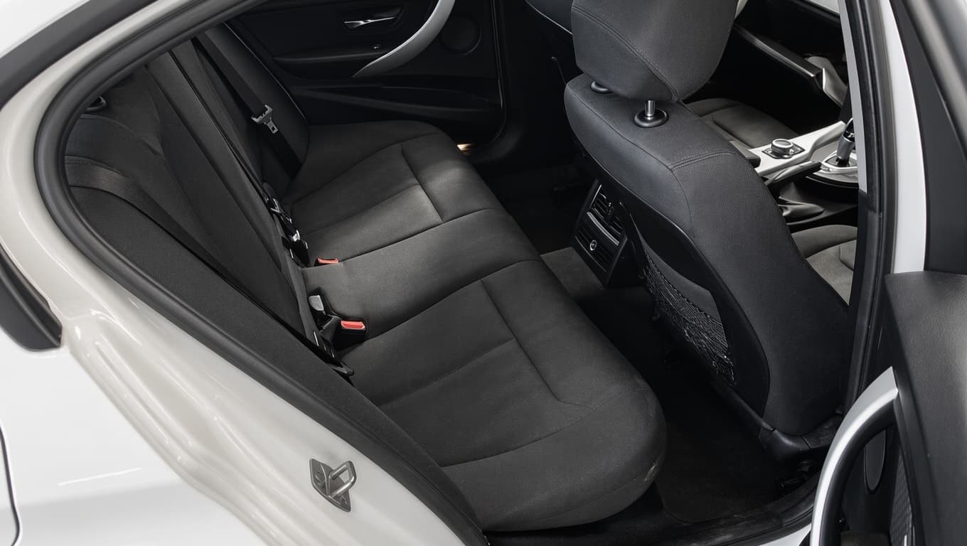 BMW 3 Series thumb 12