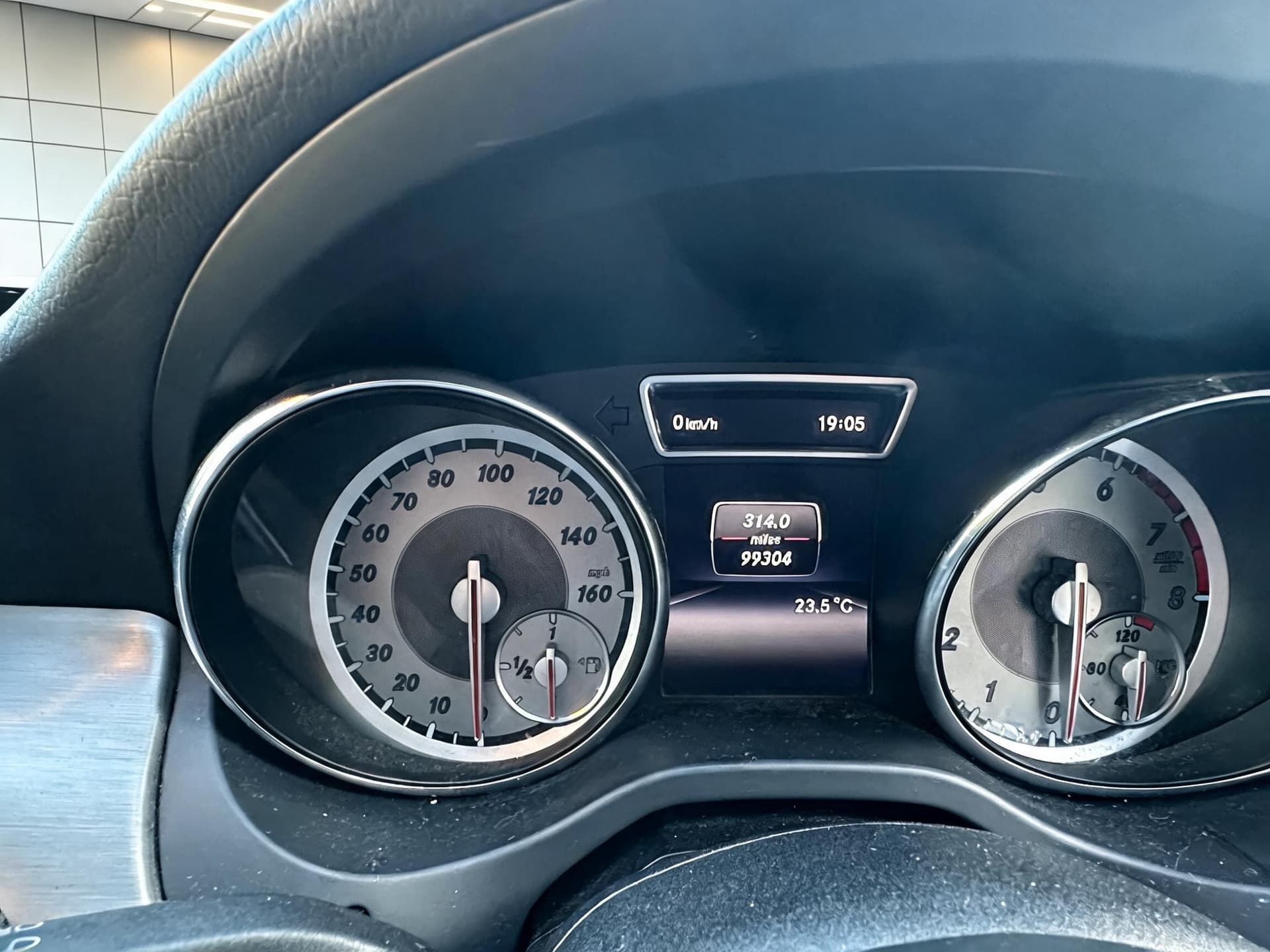 Mercedes-Benz CLA thumb 12