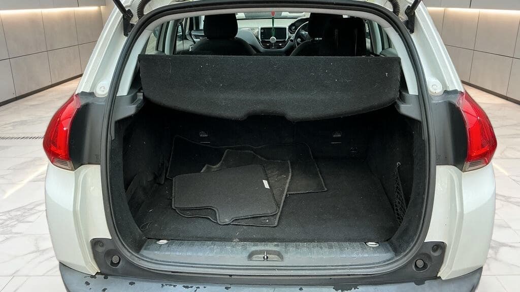 Peugeot 2008 thumb 9