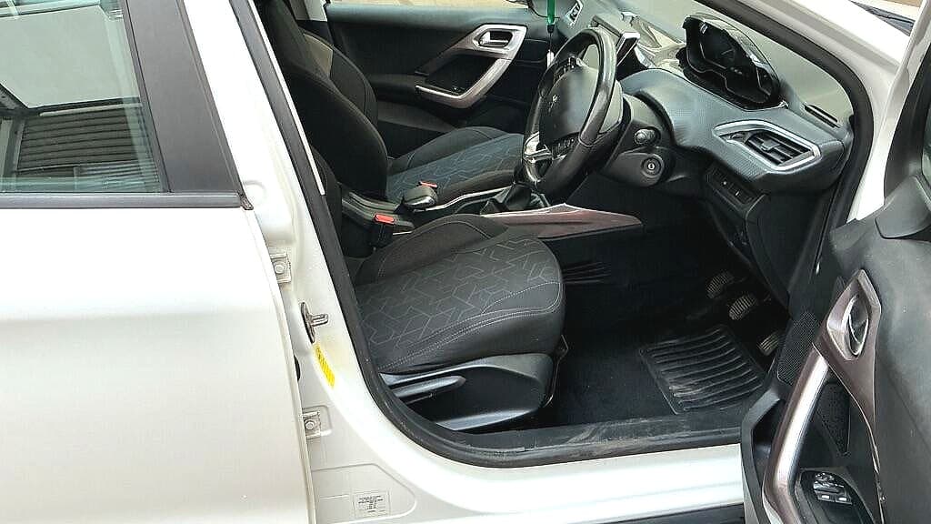 Peugeot 2008 thumb 12
