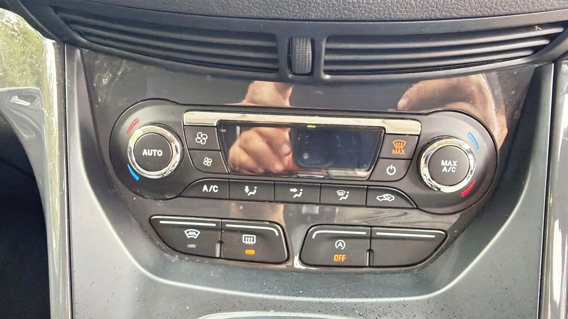 Ford Kuga thumb 13