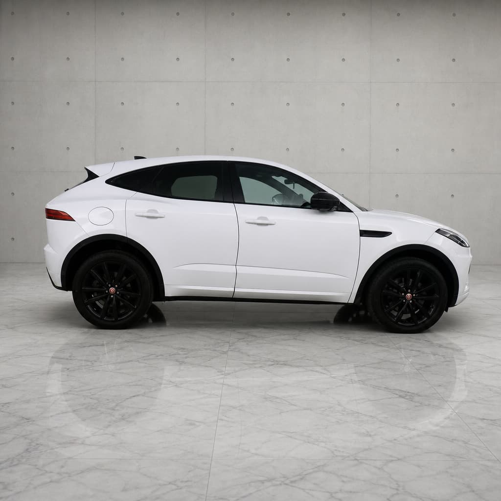 Jaguar E-PACE thumb 5